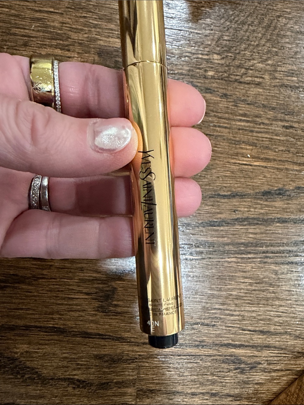 Yves Saint Laurent Touche Éclat Radiant Touch - Gold Packaging